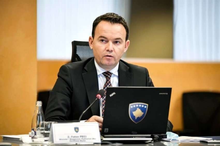  Shoqëri aksionare   analistët komentojnë akuzat e Faton Pecit ndaj LDK së   kritikohet ky vendim i Abdixhikut 