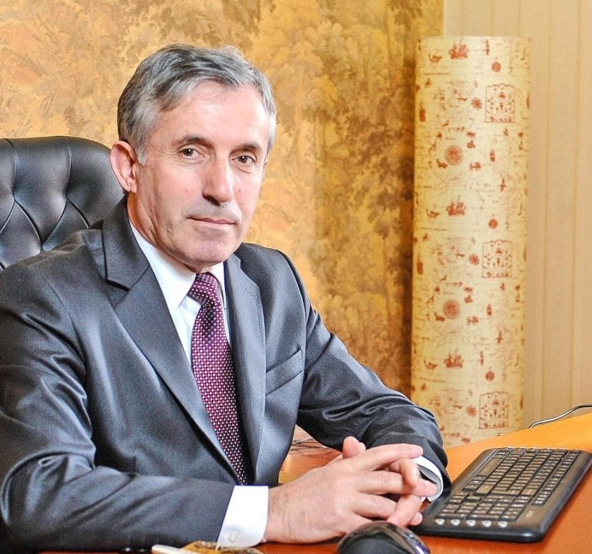 Miti serb për Kosovën sipas historianit gjerman  Holm Sundhaussen 