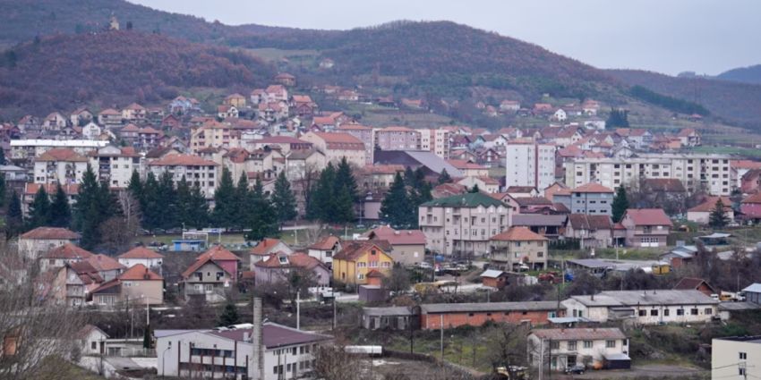 Xhandarmëria serbe provokon  alarmon eksperti austriak   ka një thirrje urgjente për BE në  SHBA në e NATO n