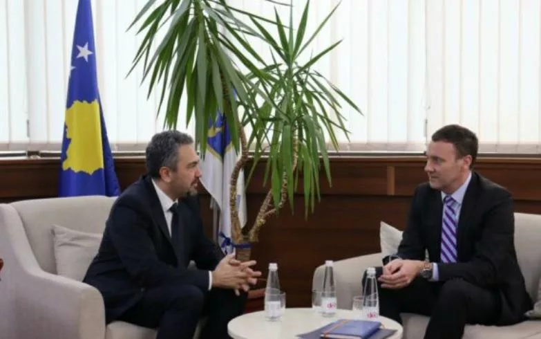 Zgjedhjet e 28 dhjetorit  zyrtari i DASh it po qëndron në Kosovë  shkon për vizitë në KQZ