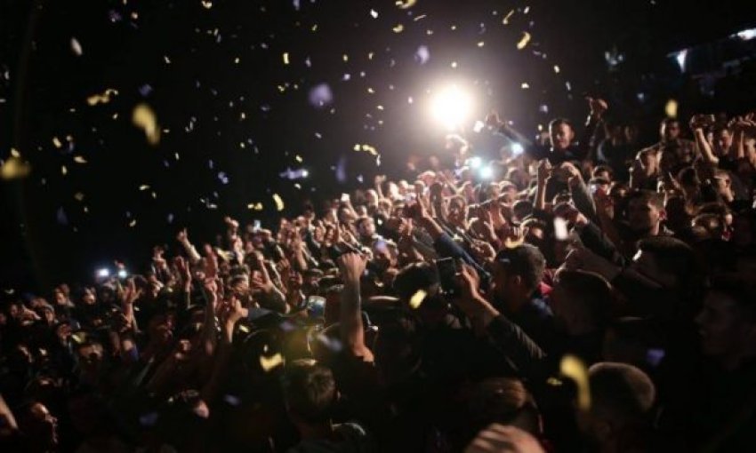 Fushatë pa flamuj  por me urdhra   Alarmon Kuçi  Serbia po ndërhyn hapur në zgjedhjet e 28 dhjetorit në Kosovë