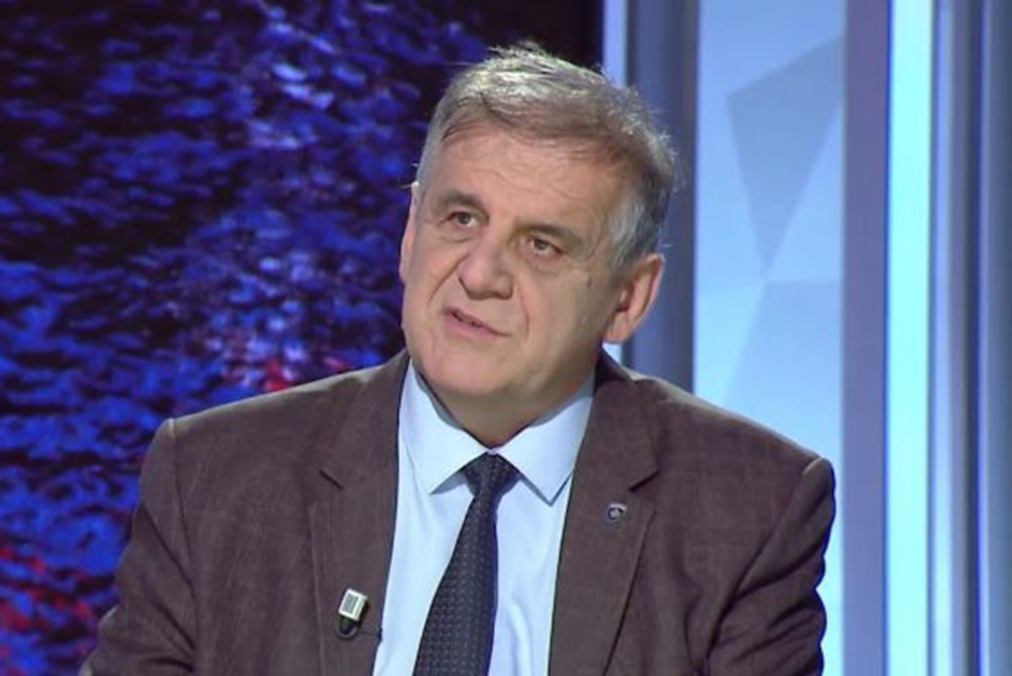 Spahiu  Nëse Murat Jashari dëshiron të bëhet president  duhet ta heqë flamurin e Shqipërisë nga varrezat e Jashareve