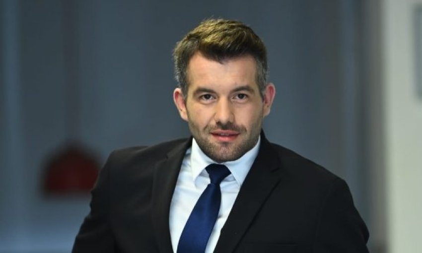 Rron Gjinovci  analizon  përqindjen e Kurtit  Për 16 vjet në politikë  ai është karakterizuar nga 