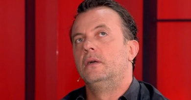 Laert Vasili: Me nënën time unë flas greqisht