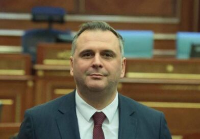 Bajqinovci: Populli do t’i ndëshkojë deputetët që po e mbajnë peng Kuvendin