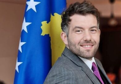 Gjinovci kritikon ashpër protestuesit: “Militantë të opozitës së korruptuar, jo qytetarë”