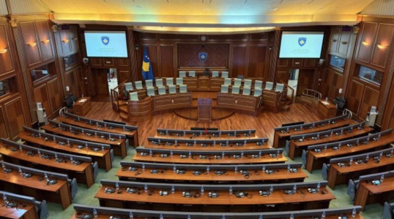 Pa kompromis politik, as Kushtetuesja s’e shpëton Kosovën nga ngërçi”, politologu nga Brukseli paralajmëron paralizë institucionale