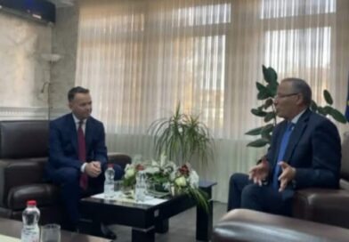 Peci merr detyrën si kryetar i Mitrovicës nga Hamza: Kam ardhur i armatosur që t’i dal zot qytetit