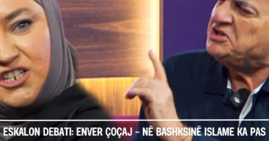 Eskalon Debati: Enver Çoçaj – Në Bashksinë Islame ka pas Skandal sek;suaI. Shokohet Sociologia mbuluar, o mos flliq debati oo.. Ndalet emisioni!