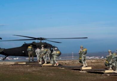 NATO i dha fund spekulimeve për trupat amerikane në Kosovë – eksperti i sigurisë zbërthen mesazhin strategjik që përçoi