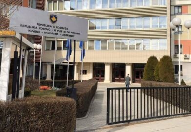 Zgjedhjet e reja në Kosovë – njohësit tregojnë nëse ndërhyrja ndërkombëtare mund ta kishte shmangur krizën