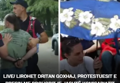 LIVE/ Lirohet Dritan Goxhaj, protestuesit e presin me brohoritje jashtë Komisariatit nr.1, rruga vijon të jetë e bllokuar