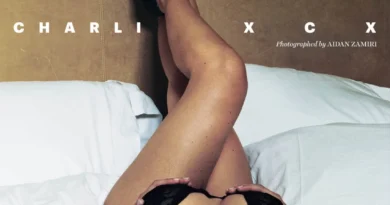 Charli XCX shkëlqen në kopertinën e “Playboy”, këngëtarja sjell një set fotografik provokues