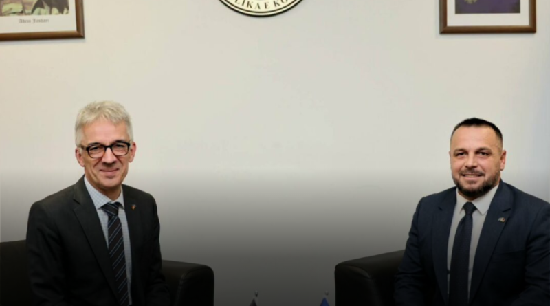 Maqedonci pret ambasadorin gjerman, diskutojnë për sigurinë dhe bashkëpunimin në mbrojtje