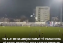 Tallje me Mladiçin/ Pamje të pazakonta në Serbi, tifozët e Novi Pazarit mbushin fushën me pampersa (VIDEO)