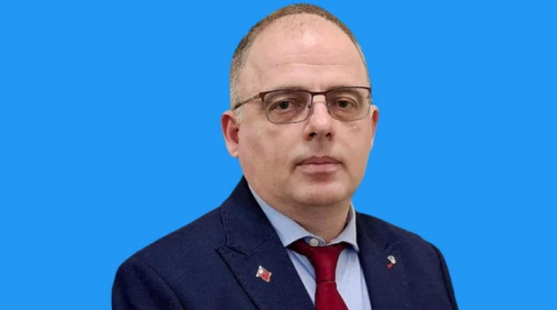 “Të përballemi me të kaluarën e errët të liderëve të papërgjegjshëm e të frikësuar ” – Nela me mesazh të fortë për Kosovën