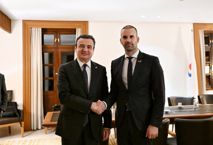 Kurti takon kryeministrin malazez  flasin për bashkëpunimin dhe rrugën drejt BE së