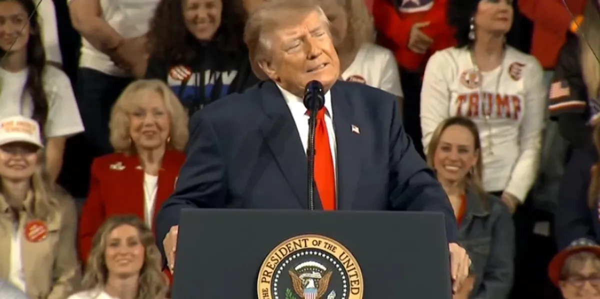 trump-u-thote-mbeshtetesve-te-tij-se-mund-te-thoshte-gjerat-me-budallaqe-dhe-ata-do-te-brohorisnin