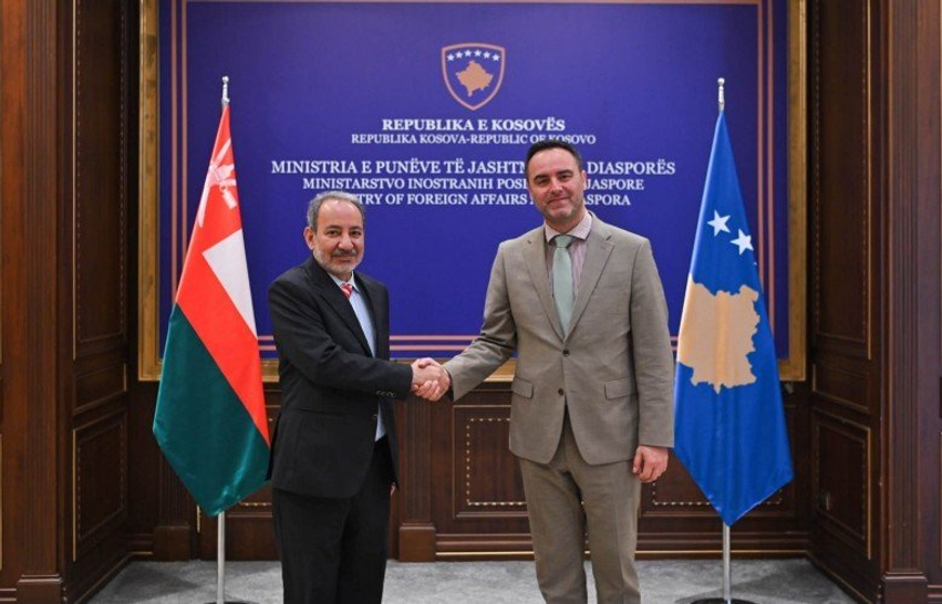 konjufca-dhe-al-hinai-diskutojne-marredheniet-bilaterale