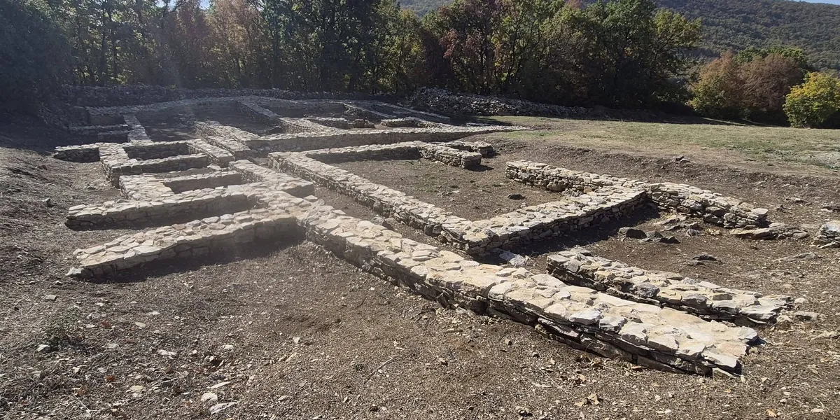 kalaja-e-kastercit-nje-pasuri-historike-me-potencial-per-turizmin-kulturor-ne-suhareke
