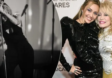 Miley Cyrus shpërthen në lot gjatë koncertit, homazhi prekës për Dolly Parton: Unë dhe Dolly jemi të përjetshme