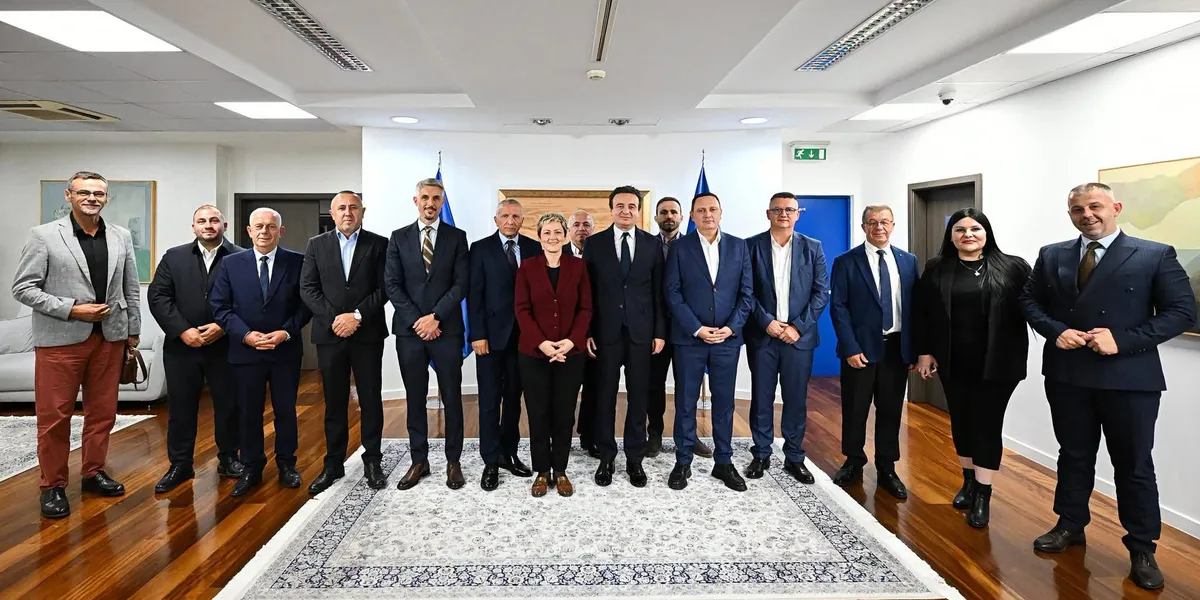 Kurti përshëndet suksesin e Koalicionit Shqiptar  përmend edhe humbjen e Vuçiqit dhe Daçiqit