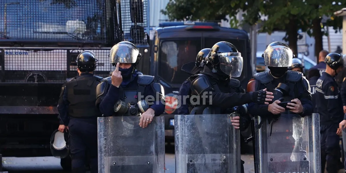 Dita e 15 të e protestave studentore në Tiranë përmes fotografive