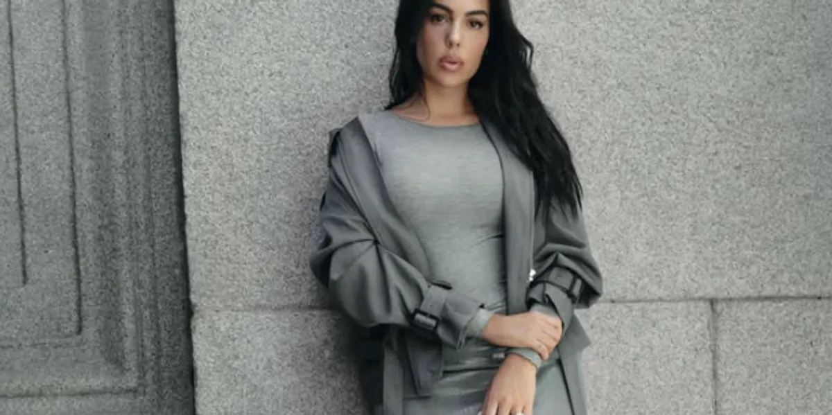 Georgina Rodriguez në qendër të vëmendjes me stilin elegant dhe sensual të vjeshtës