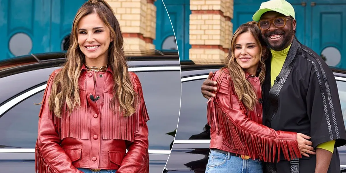 Cheryl rikthehet në The Voice me një pamje plot stil  përkrah Will i am
