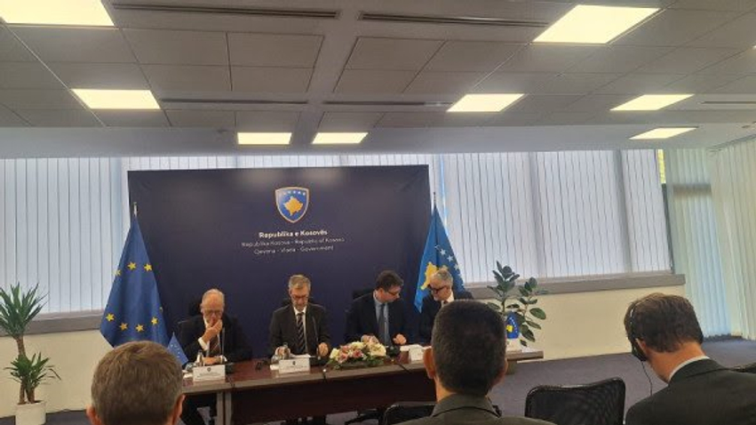 Kosova nënshkruan marrëveshjen mbi 40 milionë euro me Bankën Evropiane për Investime në sektorin e shëndetësisë