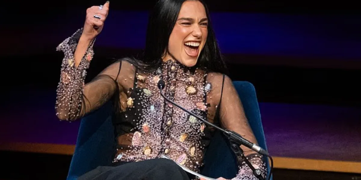 Dua Lipa promovon letërsinë në Londër  merr pjesë në festivalin e njohur letrar