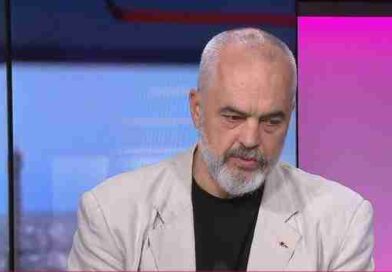 Të gjithë sytë nga Edi Rama për situatën e krijuar, mesazhi në telefonin e gazetarit tregon kur do REAGOJË kryeministri