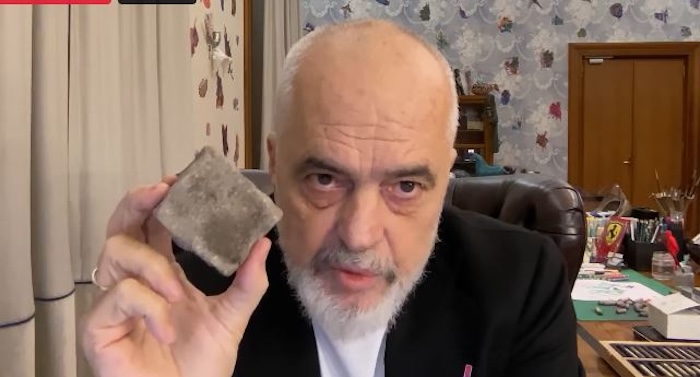 reagon-edi-rama-pas-5-ditesh-proteste-kerkohet-gjak-por-nuk-do-te-biem-ne-kurthin-e-dhunes