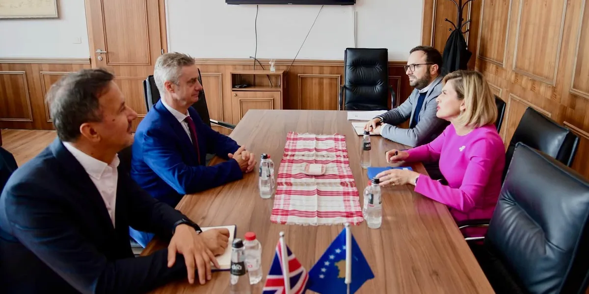 Kosova dhe Britania synojnë avancimin e bashkëpunimit ekonomik e tregtar
