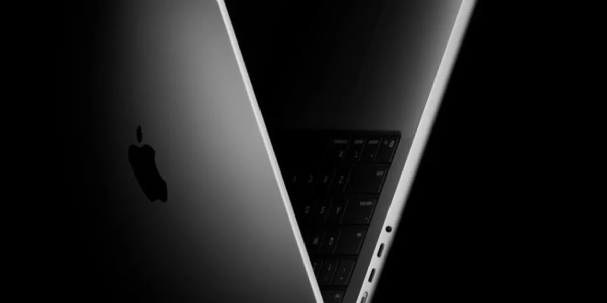 MacBook Pro me ekran me prekje